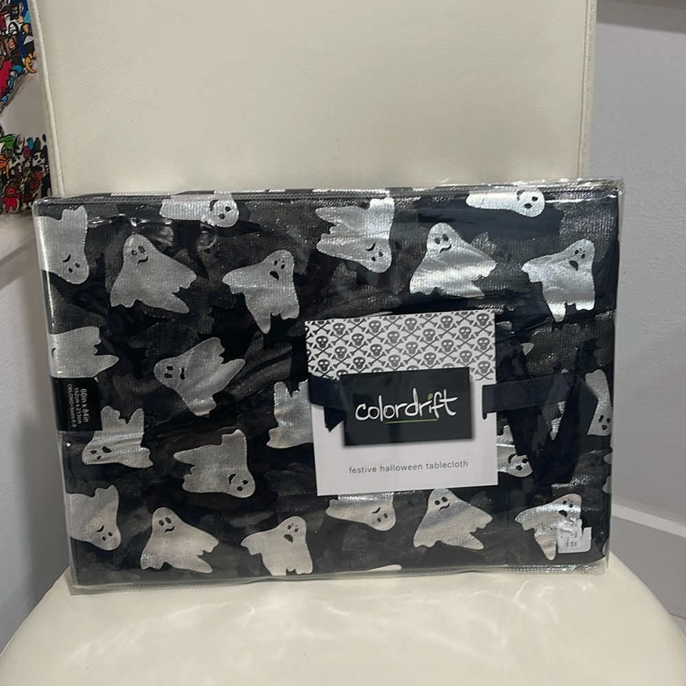 Colordrift Halloween Black & Shiny Silver "Ghosts" Festive Tablecloth